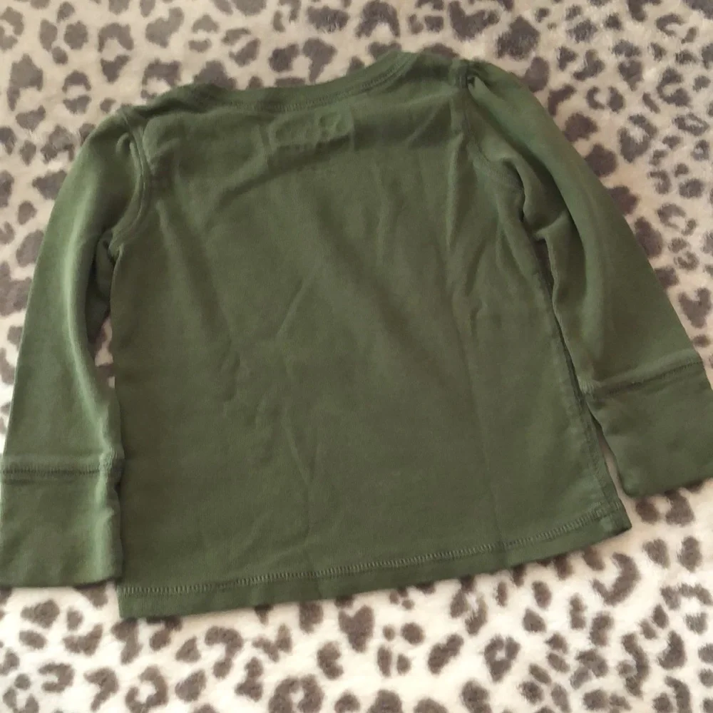 2007 babyGap Long Sleeve Graphic Top in Green Size 18-24 Months Toddler Girl